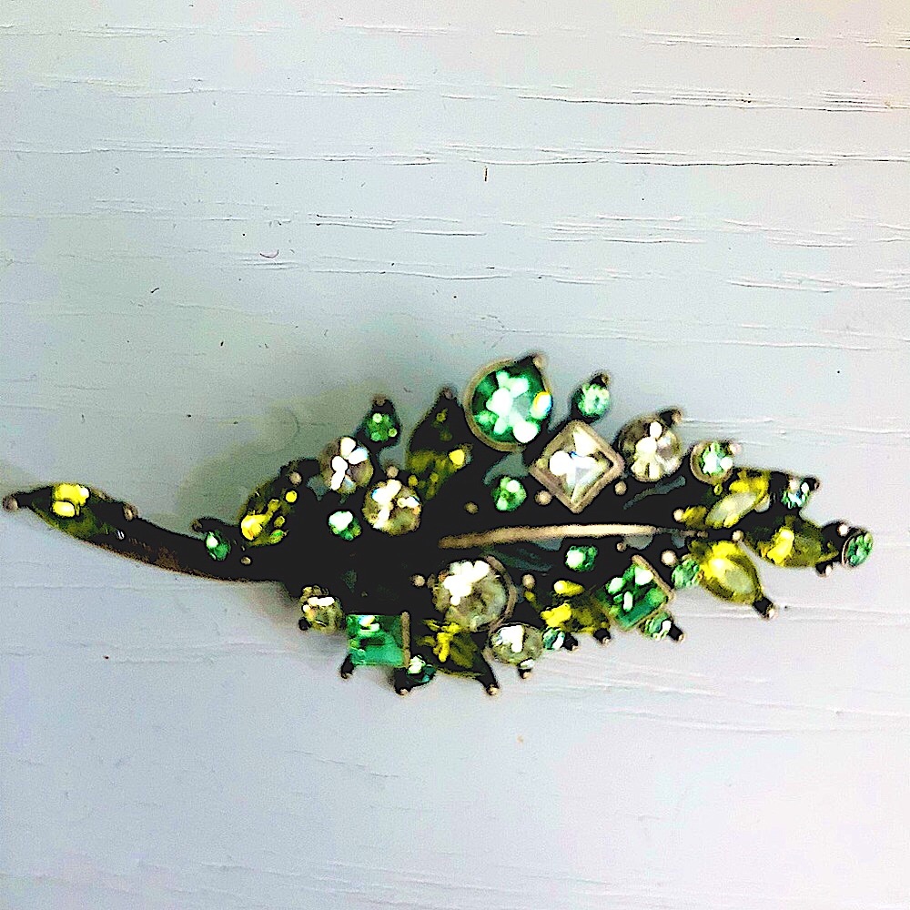 New Leaf shaped crystal pin